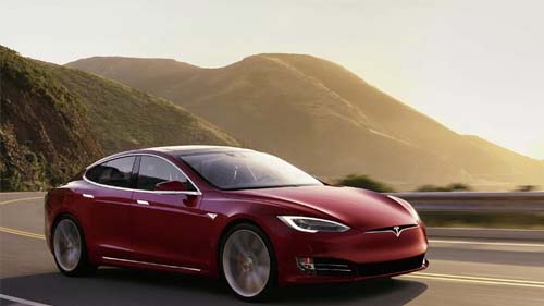 En Uzun Menzilli Elektrikli Otomobil Tesla